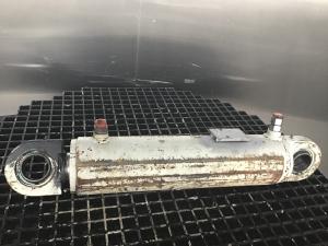 Liebherr Abstützzylinder